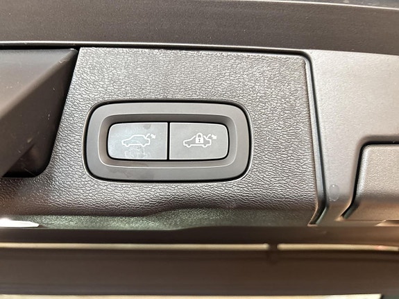 Volvo XC60 13 of 24