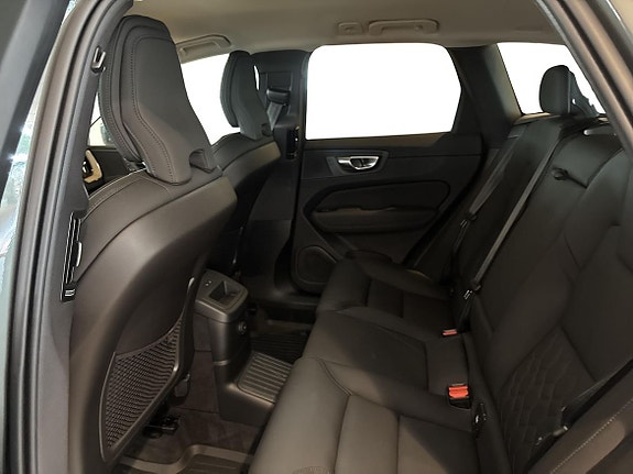 Volvo XC60 7 of 24