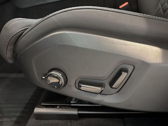 Volvo XC60 14 of 24