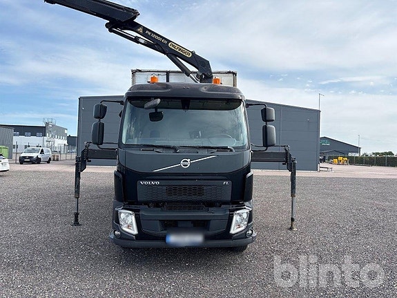 Kranbil VOLVO FL 4x2 -PALFINGER Kran 2 of 6
