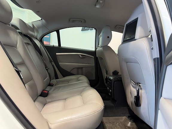 Volvo S80 12 of 23