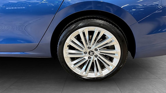 Skoda Superb 6 of 12