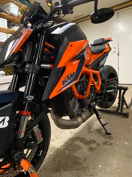 KTM 1290 Super Duke R 3 of 4