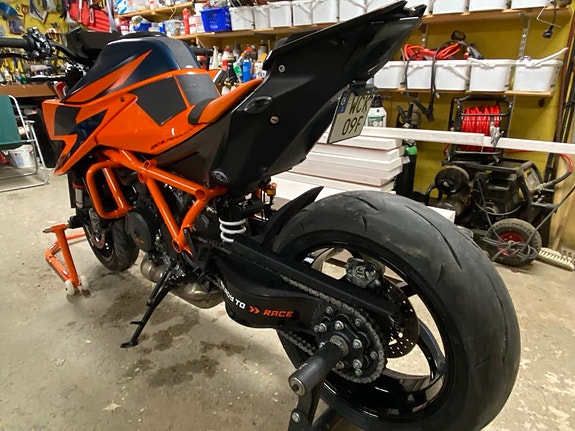 KTM 1290 Super Duke R 4 of 4
