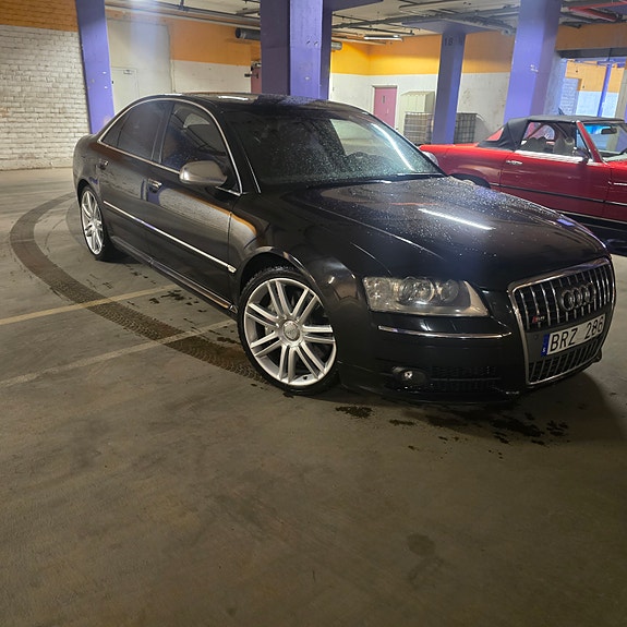 Audi S8 6 of 7
