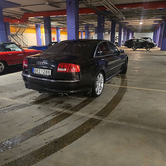 Audi S8 7 of 7