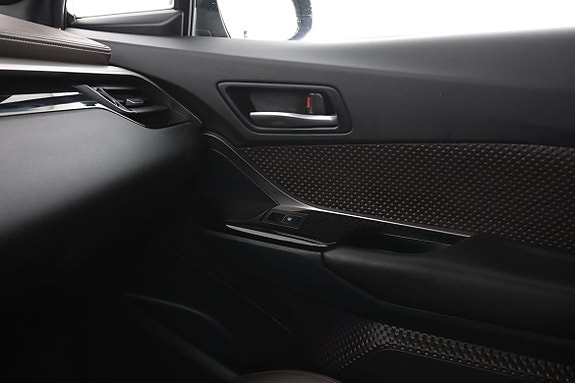 Toyota C-HR 29 of 30