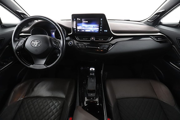 Toyota C-HR 13 of 30