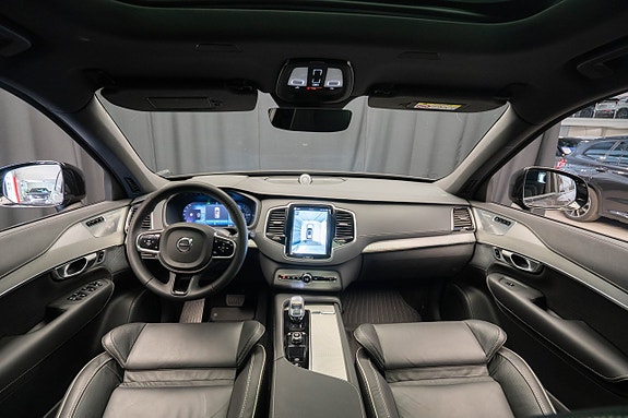 Volvo XC90 12 of 30