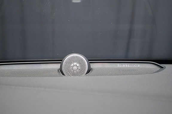 Volvo XC90 13 of 30