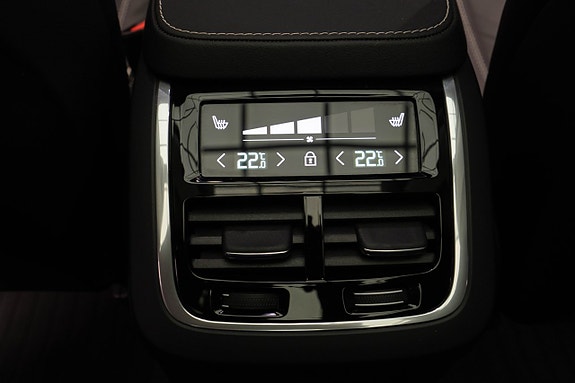 Volvo XC90 25 of 30