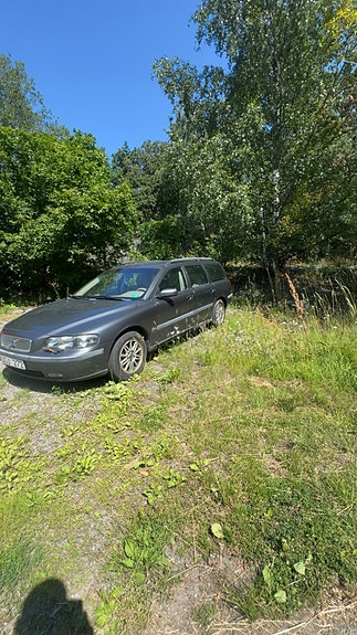 Volvo V70 3 of 7
