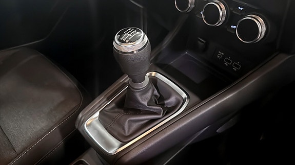 Renault Captur 5 of 12