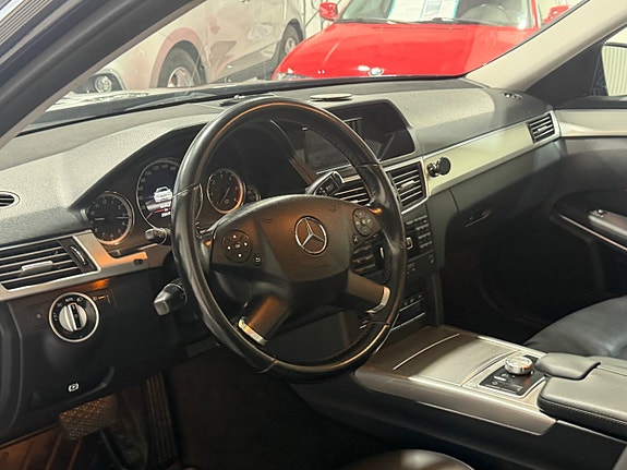 Mercedes-Benz E220 10 of 15