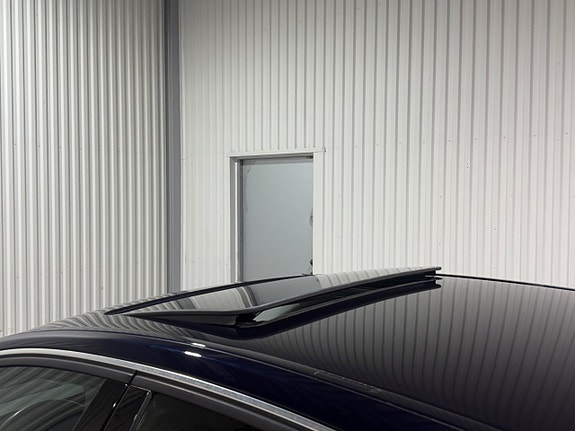 Mercedes-Benz E220 9 of 15