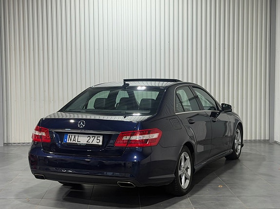 Mercedes-Benz E220 2 of 15