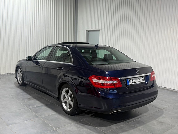 Mercedes-Benz E220 7 of 15