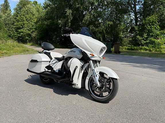 Victory CROSS COUNTRY TOURING 2 of 5