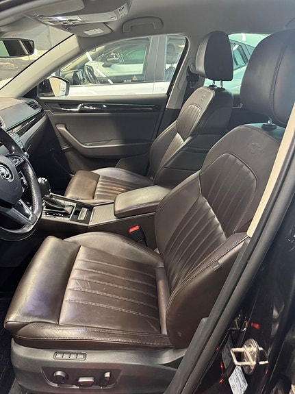 Skoda Superb 3 of 13