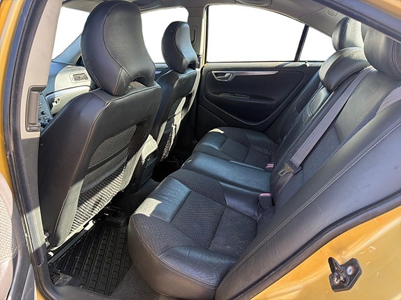 Volvo S60 15 of 21