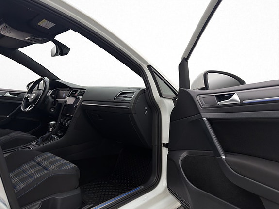 Volkswagen Golf I 21 of 28