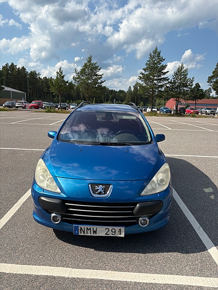 Peugeot 307 2 of 14