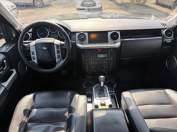 Land Rover Discovery 15 of 24