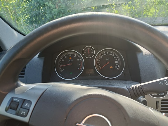 Opel Astra 5 of 8