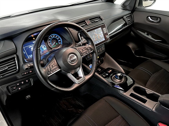Nissan Leaf 5 of 15