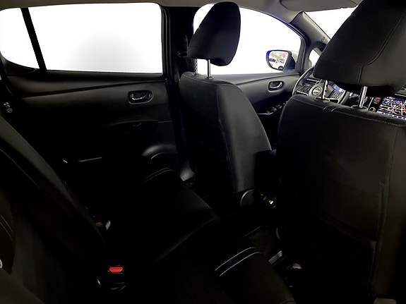 Nissan Leaf 12 of 15