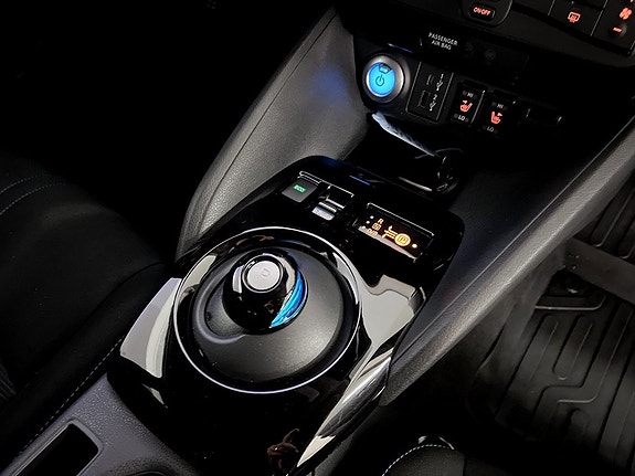 Nissan Leaf 10 of 15