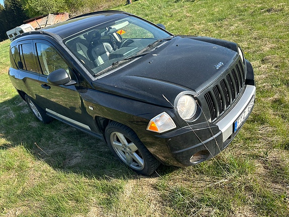 Jeep Compass 2 of 8