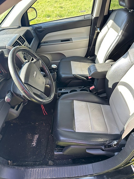 Jeep Compass 4 of 8