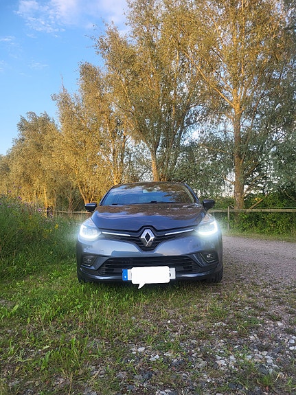 Renault Clio 2 of 5