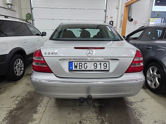 Mercedes-Benz E240 7 of 14