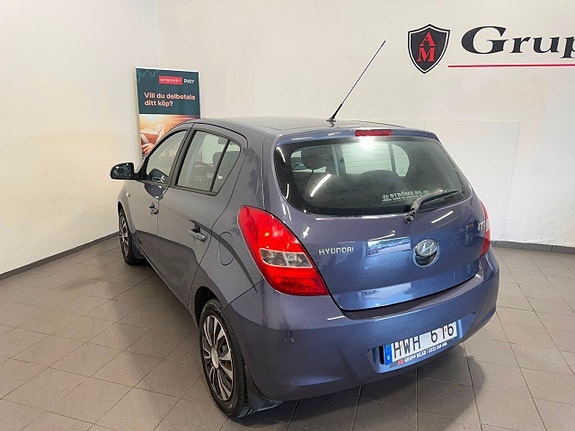 Hyundai i20 10 of 17