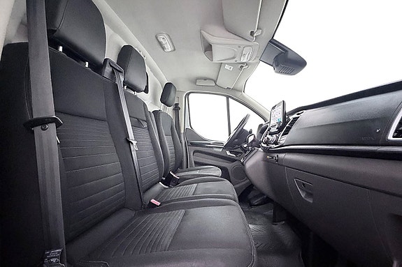 Ford Transit Custom 17 of 27