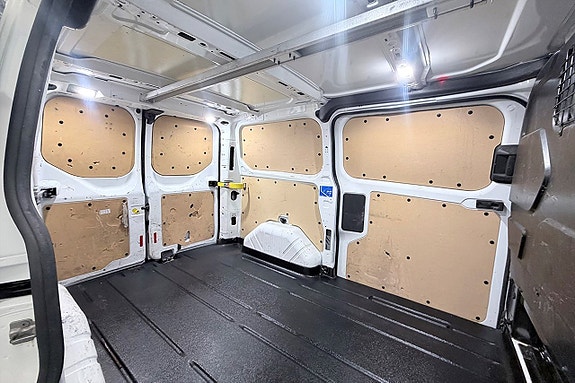 Ford Transit Custom 12 of 27