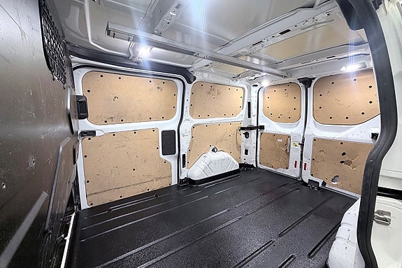 Ford Transit Custom 14 of 27