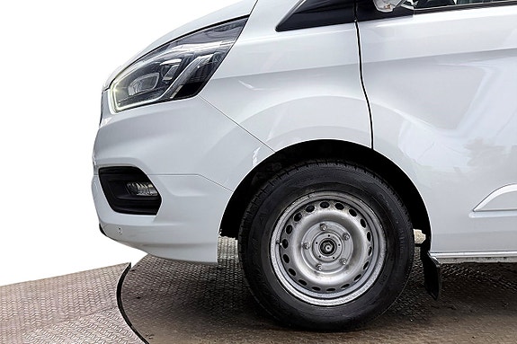 Ford Transit Custom 11 of 27