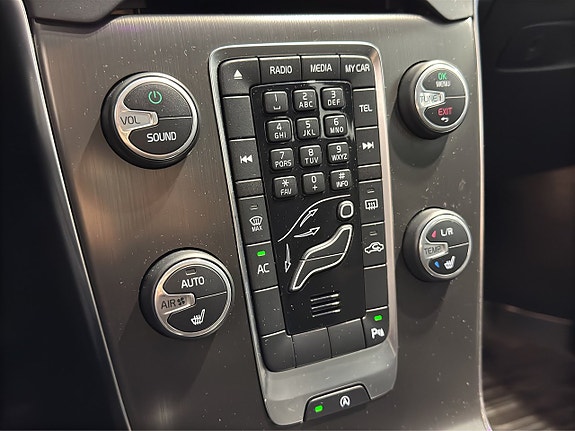 Volvo V40 16 of 18