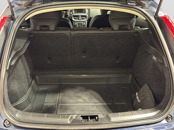 Volvo V40 11 of 18
