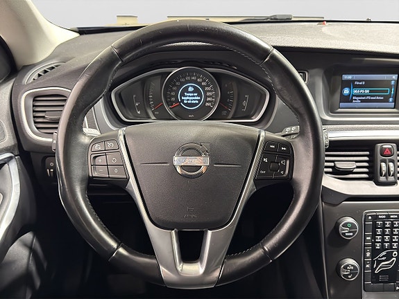 Volvo V40 13 of 18