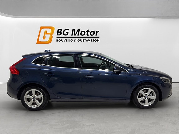 Volvo V40 3 of 18