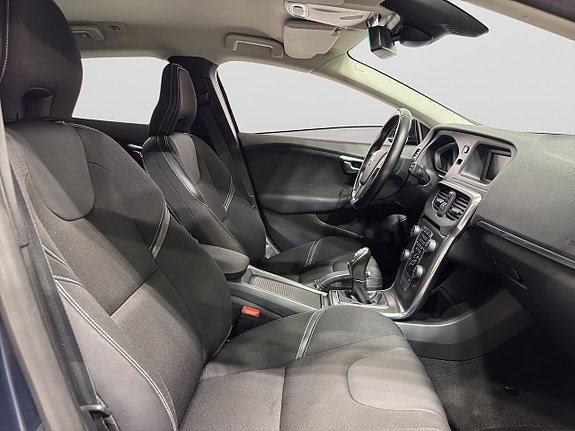 Volvo V40 9 of 18