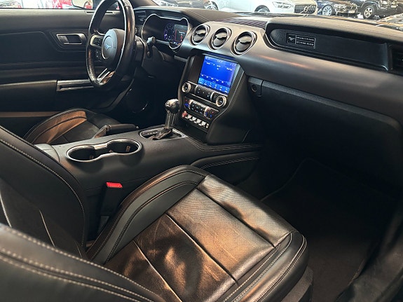 Ford Mustang 18 of 22