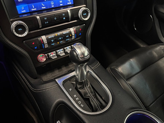 Ford Mustang 12 of 22