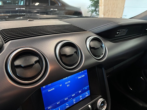 Ford Mustang 16 of 22