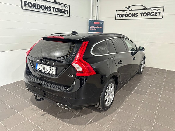 Volvo V60 8 of 23