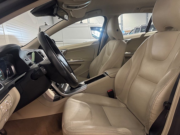 Volvo V60 19 of 23